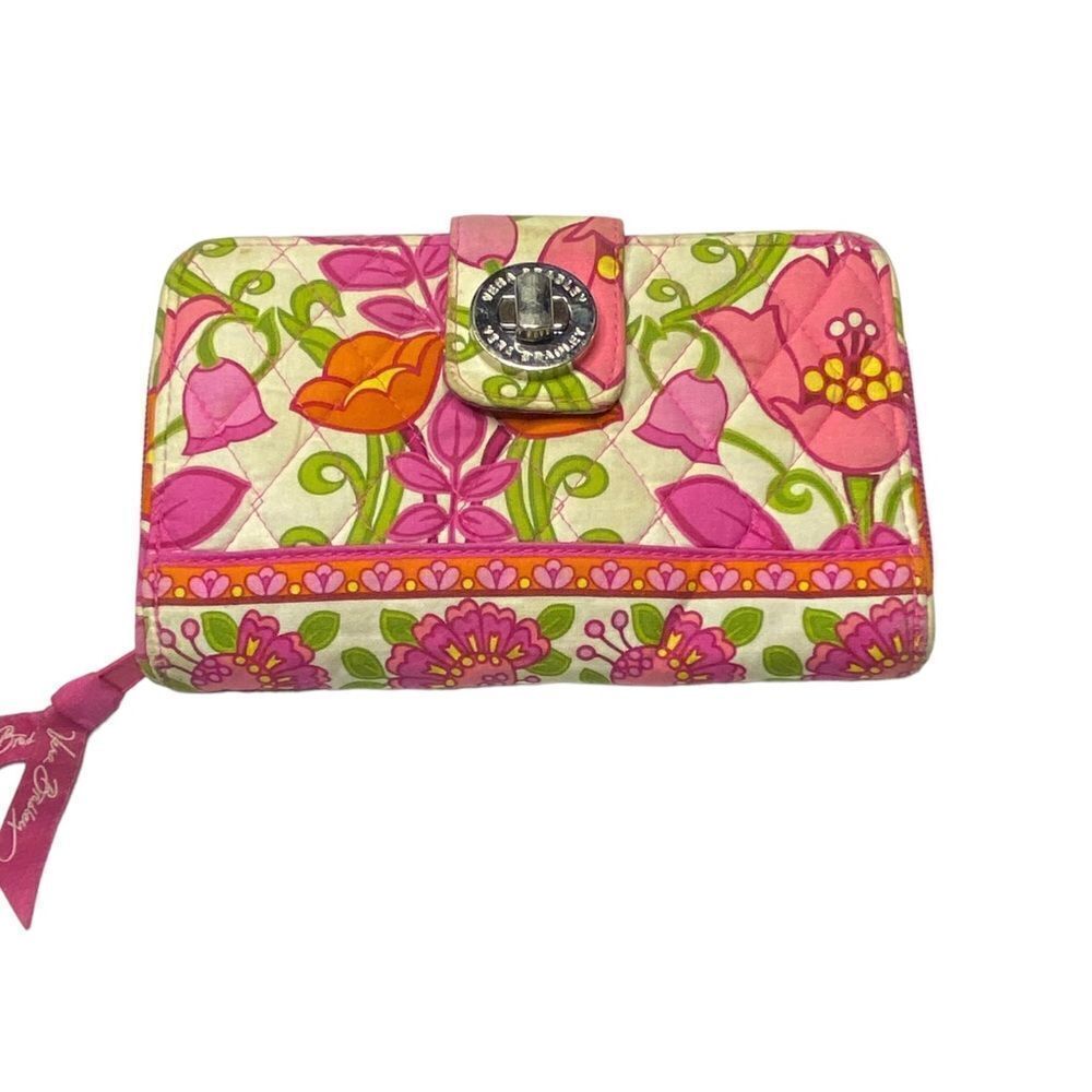 Vera Bradley Lillie Bell Floral Quilted Cloth Turn Lock Full Zip Long Wallet